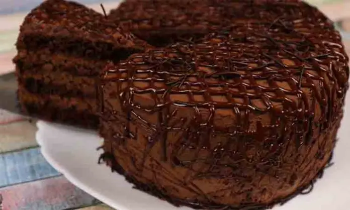 Tort de Ciocolată Fără Coacere - Rețetă Simplă și Rapidă
