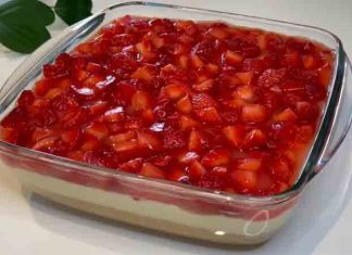 De Sezon: Prăjitură cu Căpșuni - Blat Însiroat cu Lapte, Cremă de Vanilie și Multe Căpșuni