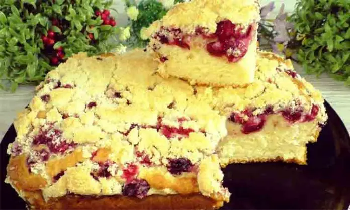 Seasonal: Cherry Sponge Cake Recipe: Fluffy, Aromatic and Delicious