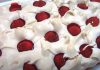 Prăjitură Rapidă cu Gust Inconfundabil: Nori de Căpșuni