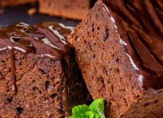 Rețetă Simplă de Negresă cu Glazură de Ciocolată : Delicioasă și Ușor de Preparat