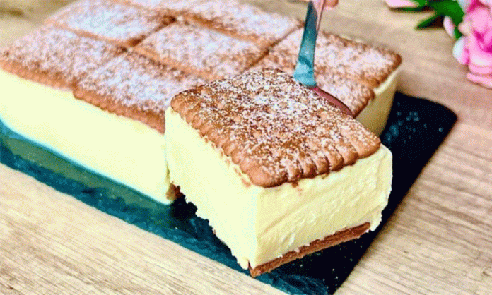 Rețetă de prăjitură cu biscuiți și cremă de vanilie: desert rapid și delicios fără coacere