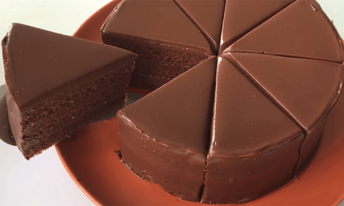 Tort cu ciocolată - Reteta de cofetărie pentru o experientă dulce unică