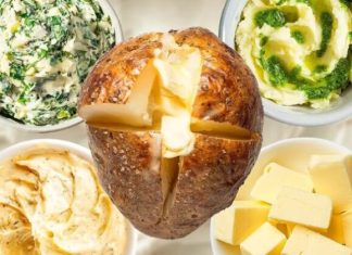Secretul Cartofilor Delicioși la Cuptor: Brânza pusă în mijlocul lor înainte să-i băgi la cuptor