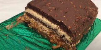 Rețeta Tortului "Snickers" – Deliciu de Ciocolată și Caramel cu Arahide!