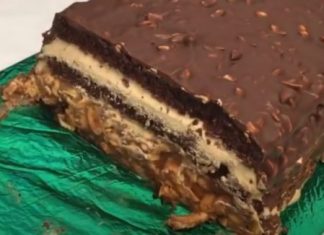 Rețeta Tortului "Snickers" – Deliciu de Ciocolată și Caramel cu Arahide!